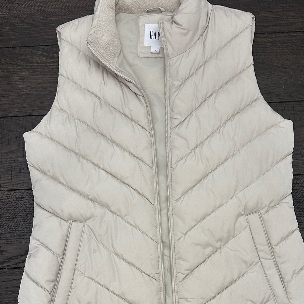 GAP Off-White Quilted Vest